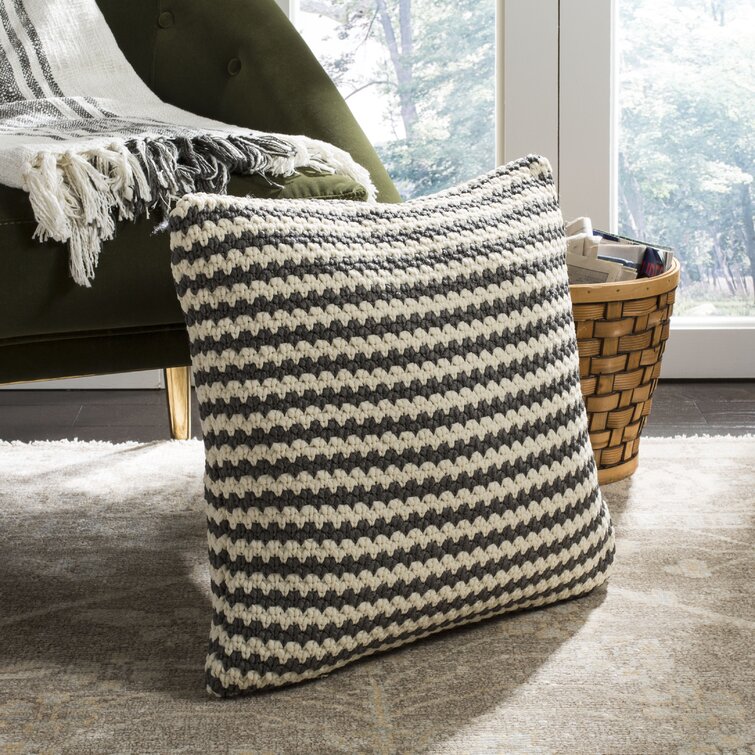 Wayfair pillows and outlet throws